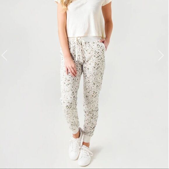 Z Supply Painted Leopard Jogger - Picture 2 of 11